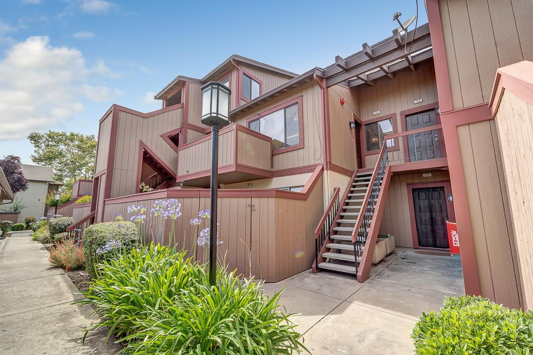 234 Hackamore Cmn - Photo 1