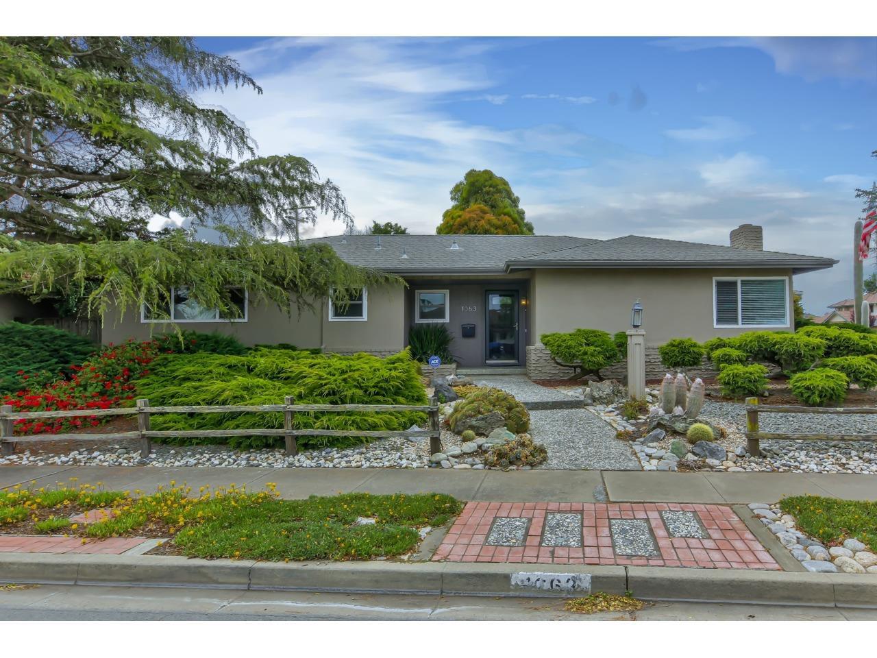 1063 Loyola Dr - Photo 1