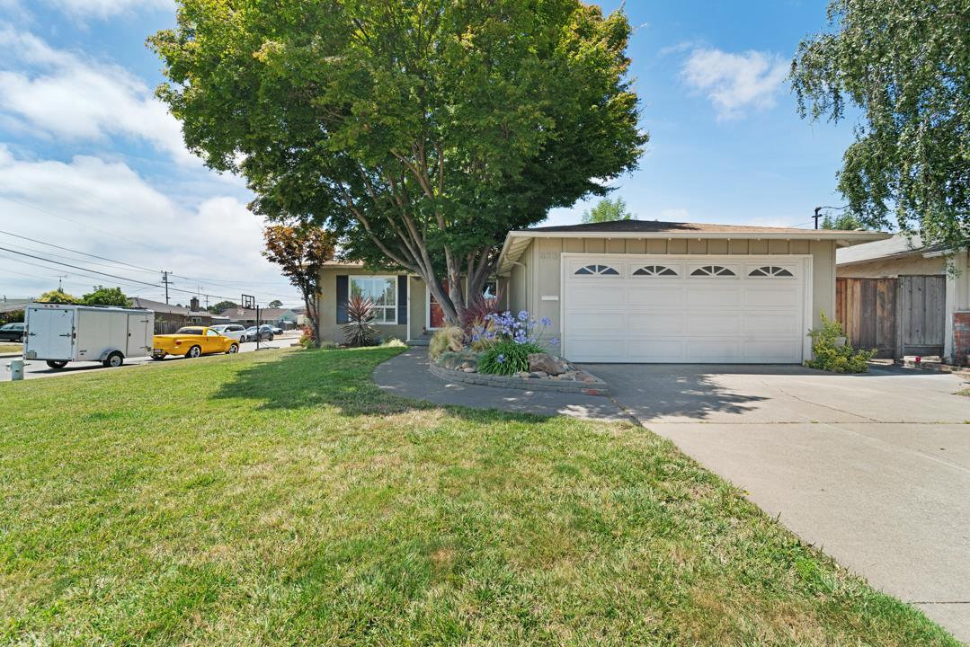 833 Carmel Ct - Photo 1