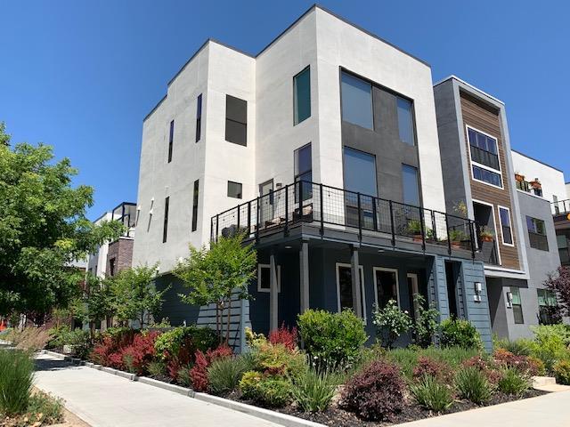 430 11th St - Photo 1