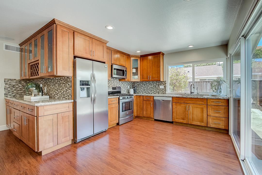321 Springpark Cir - Photo 1