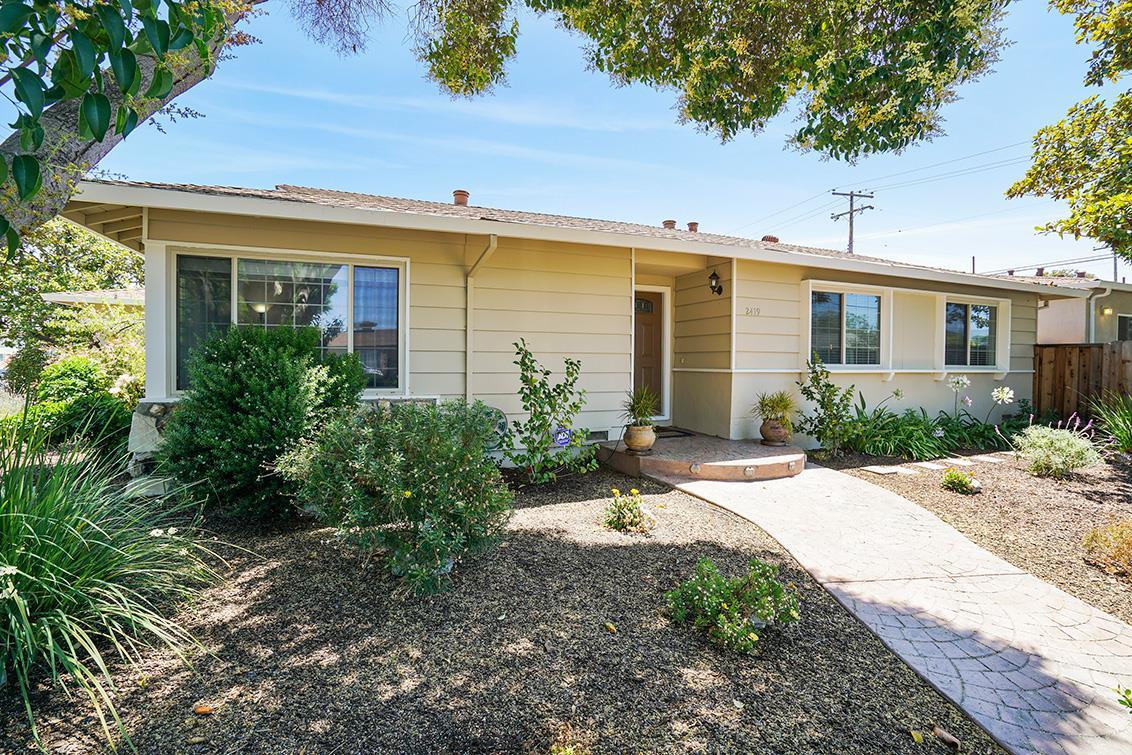 2419 Fordham Dr - Photo 1