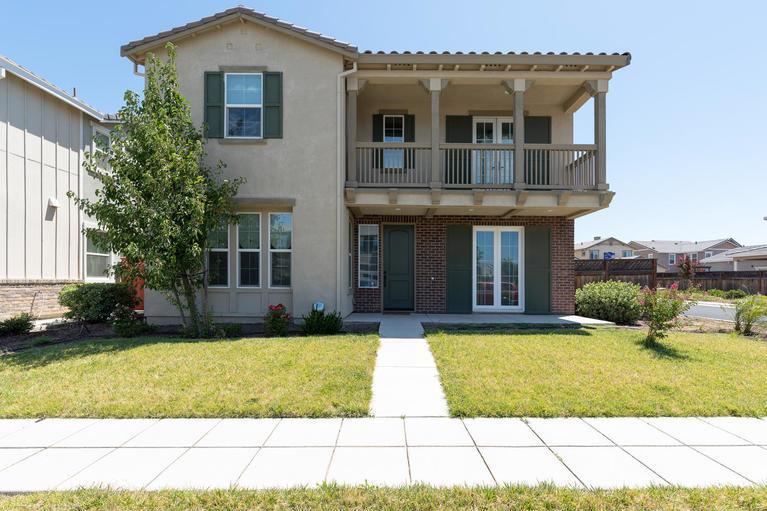 1222 Shields Ave - Photo 1