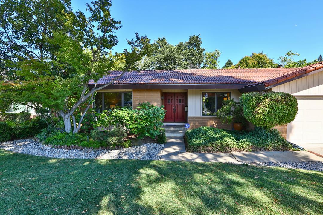 10864 Dryden Ave - Photo 1