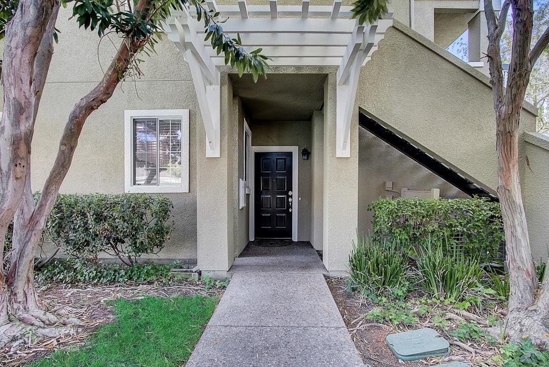918 Owens Lake Dr - Photo 1