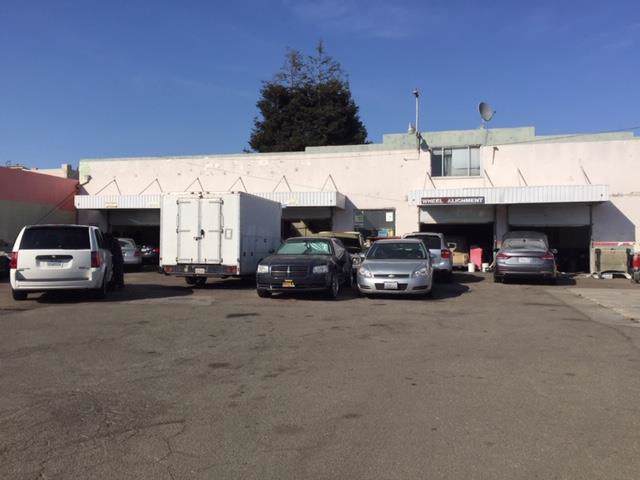 3131 Macdonald Ave - Photo 1