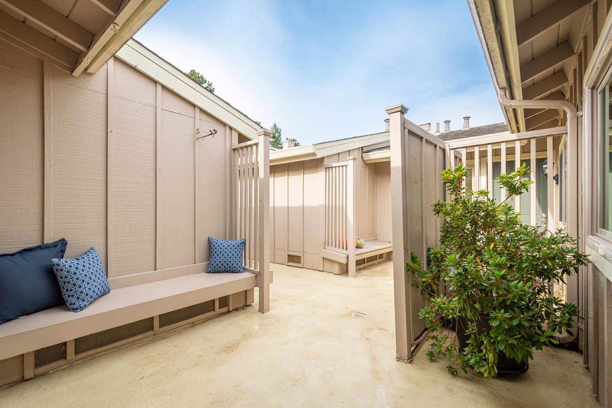 34 Weepingridge Ct - Photo 1