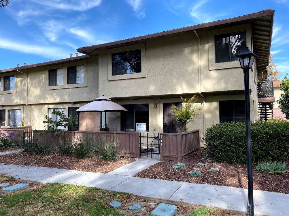 3235 Kenhill Dr - Photo 1