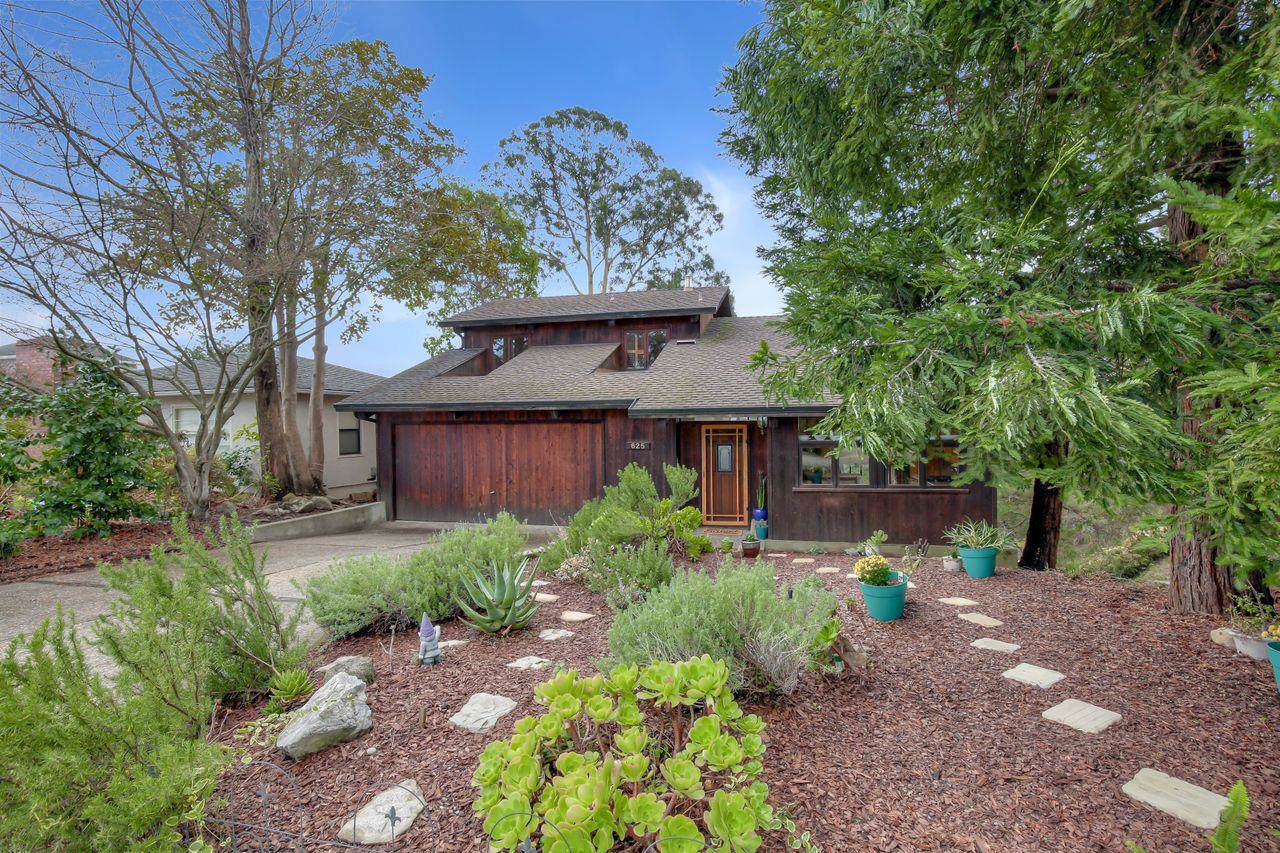625 Miramar Dr - Photo 1