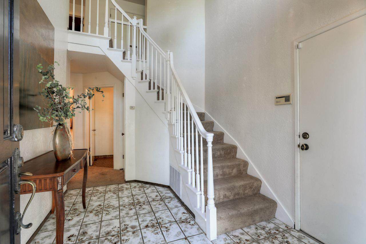 129 Worcester Loop - Photo 1