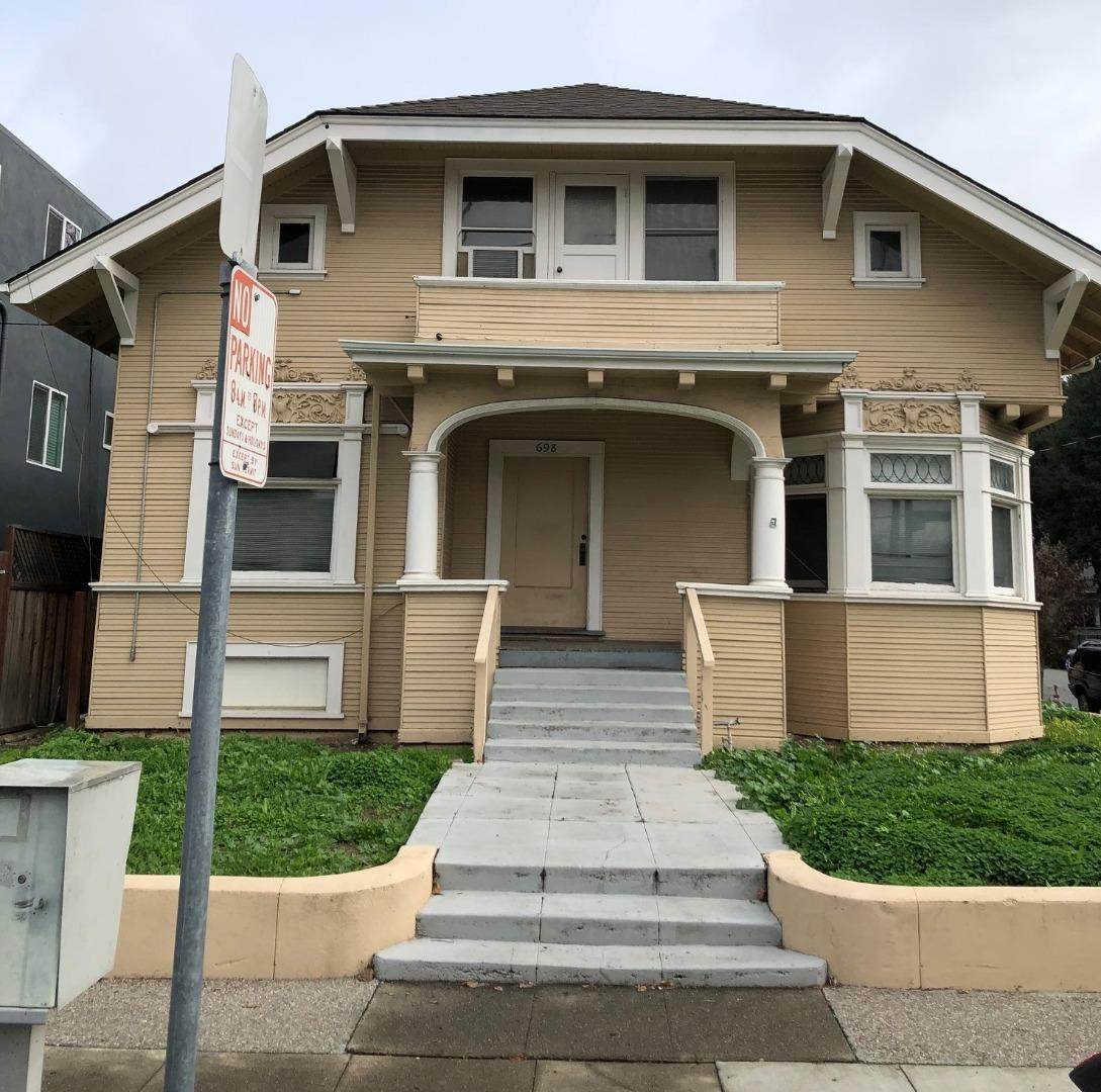 698 8th St - Photo 1