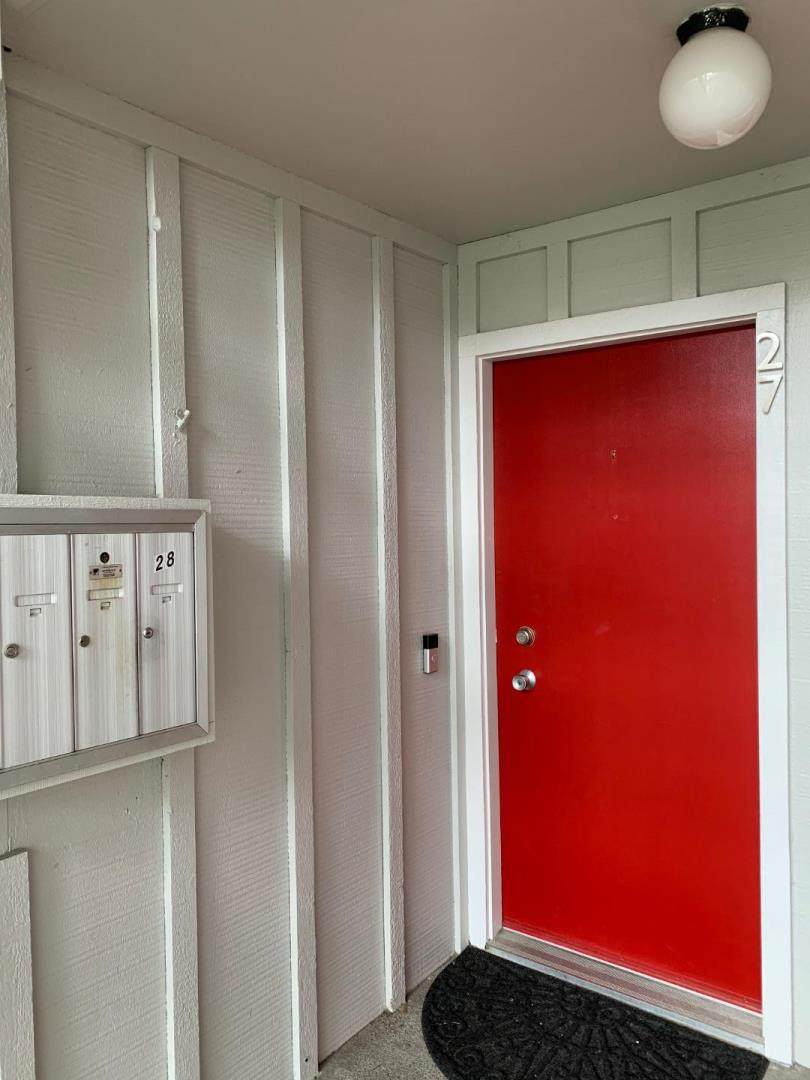 255 Rengstorff Ave 27 - Photo 1