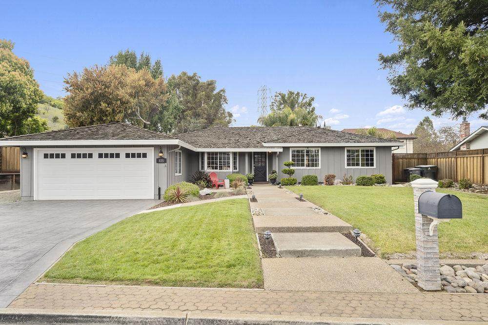 835 Encino Dr - Photo 1