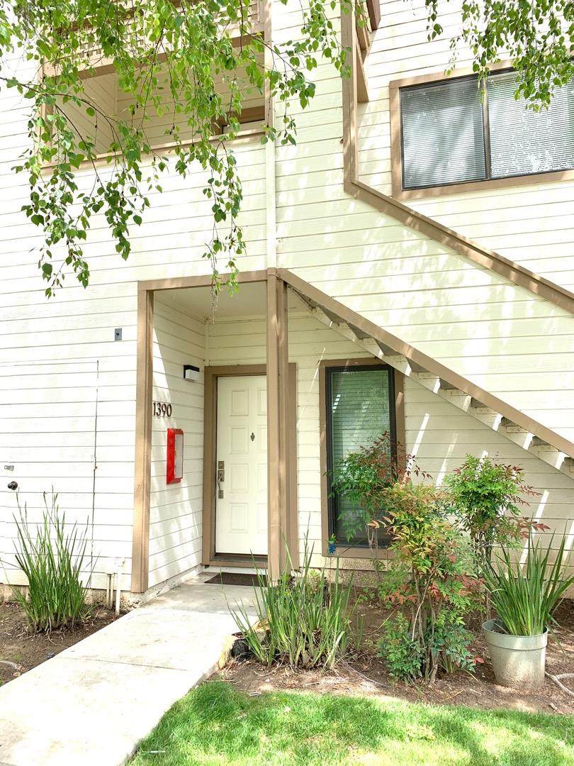 1390 Meadow Ridge Cir - Photo 1 1390 Meadow Ridge Cir - Photo 1