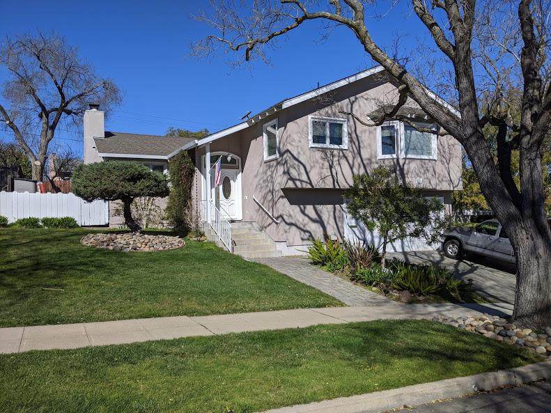 2602 Briarfield Ave - Photo 1