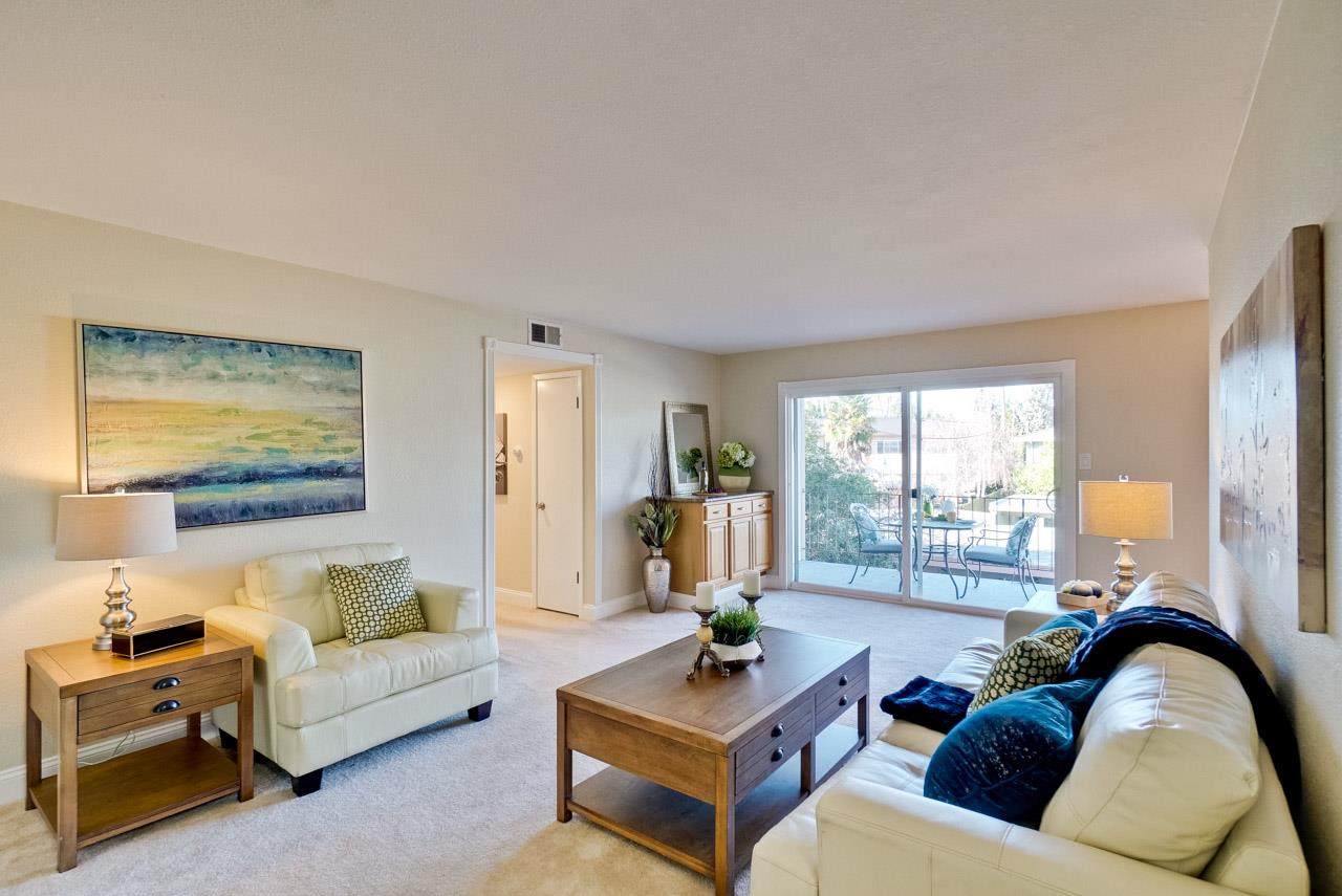 1359 Phelps Ave 9 - Photo 1
