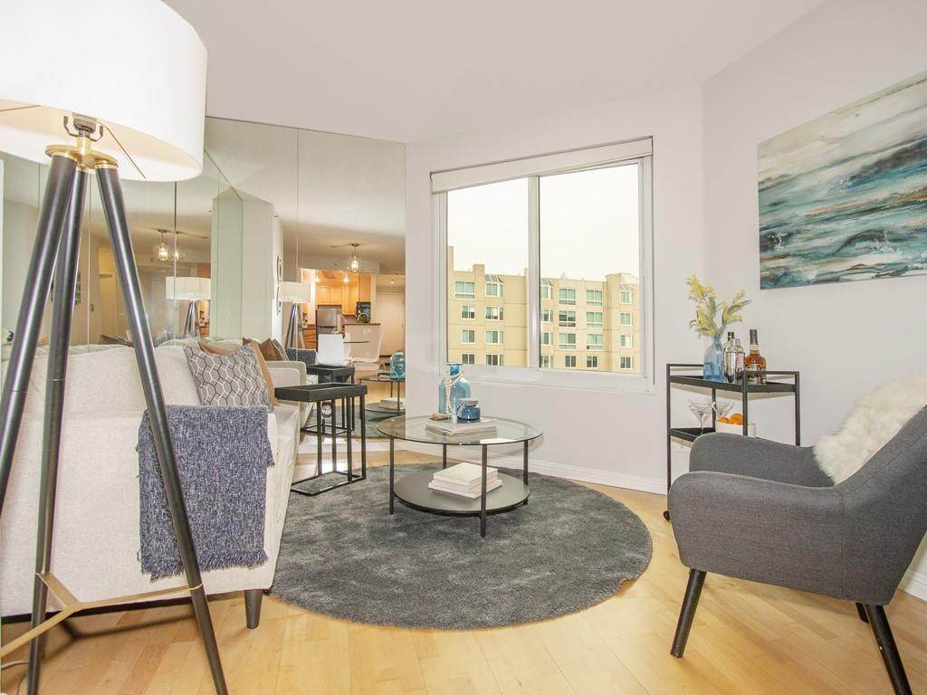 240 Lombard St 636 - Photo 1
