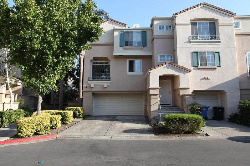 336 Montecito Way - Photo 1