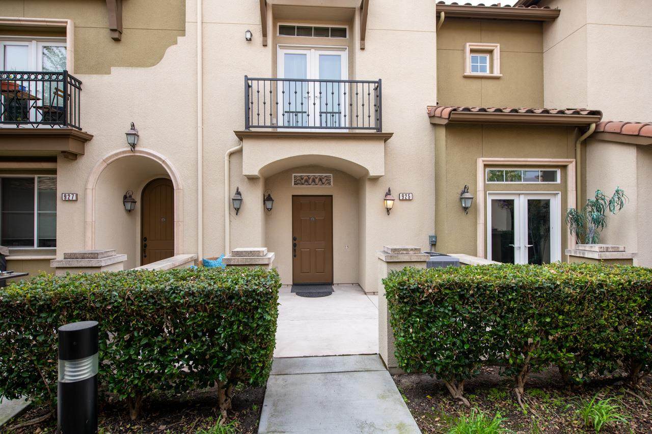 925 Glen Valley Ter - Photo 1