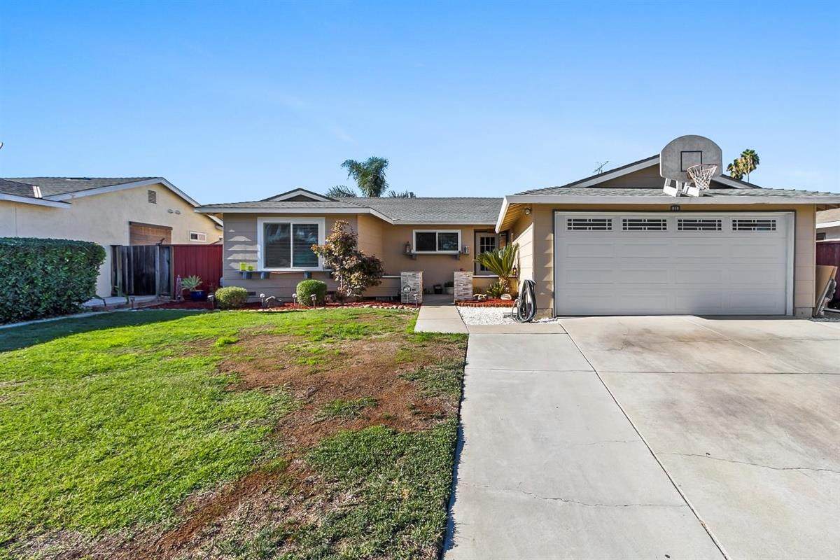 1083 Keldon Dr - Photo 1