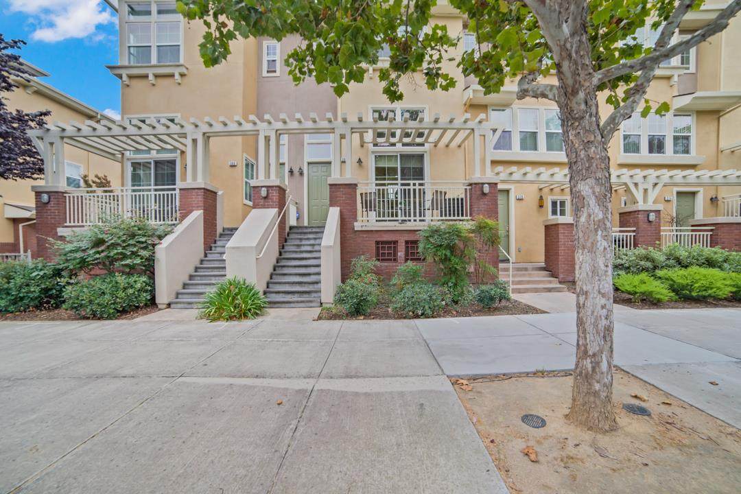 382 Jackson St - Photo 1
