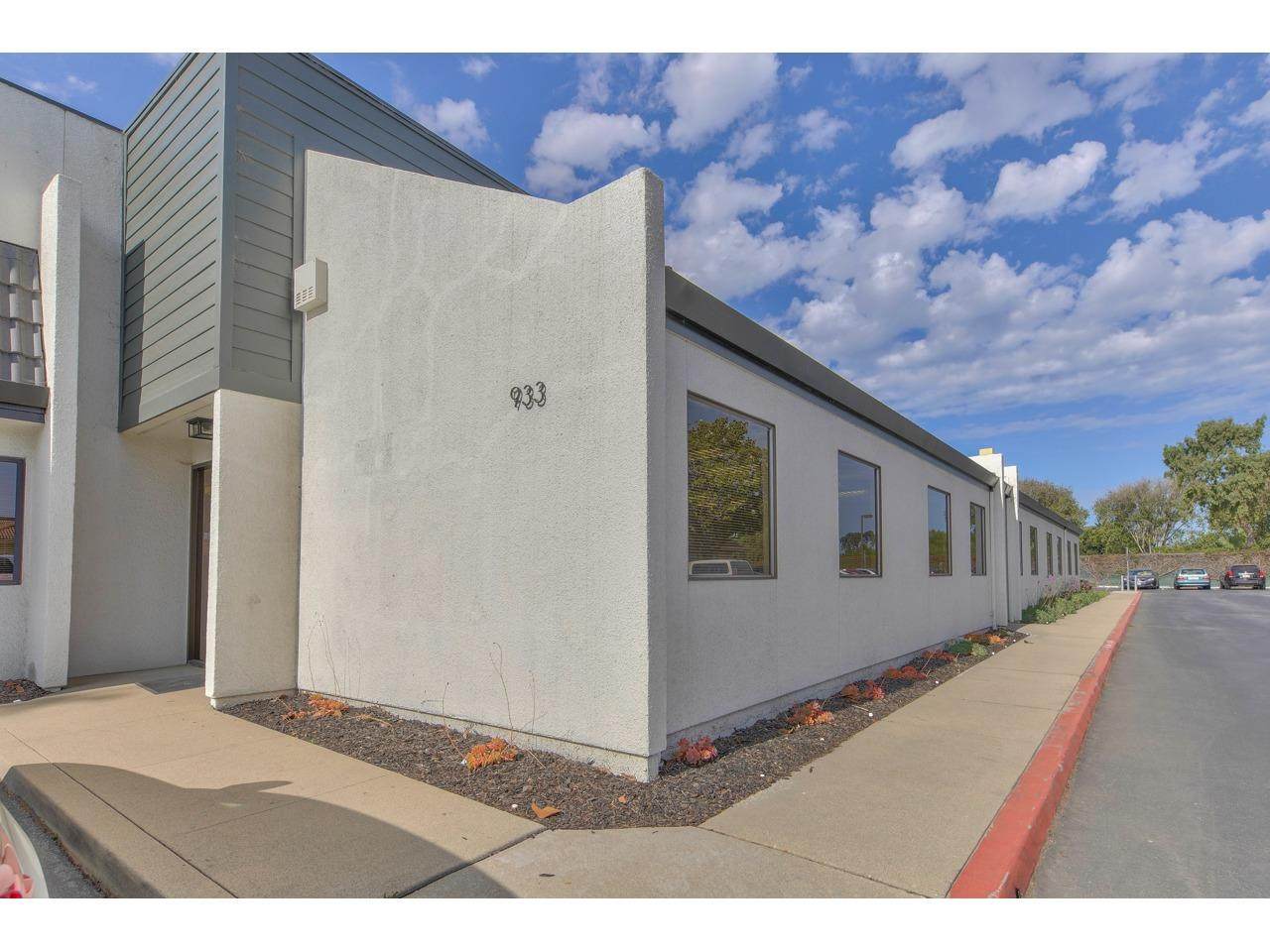 933 Blanco Cir 933 - Photo 1