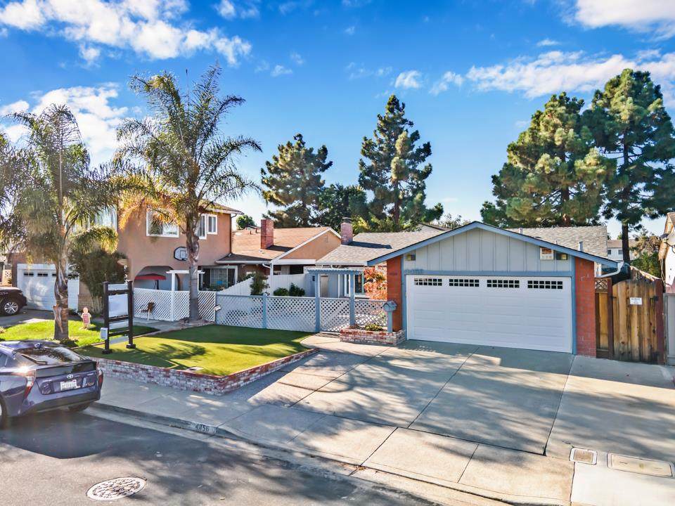 4456 Queensboro Way - Photo 1