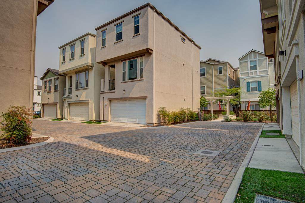 2624 Cleat Ln - Photo 1