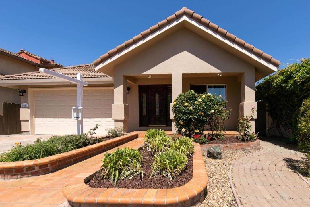 2313 Vines Ct - Photo 1