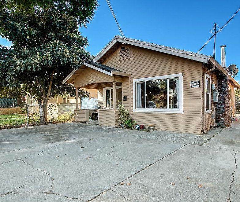 279 24th St - Photo 1