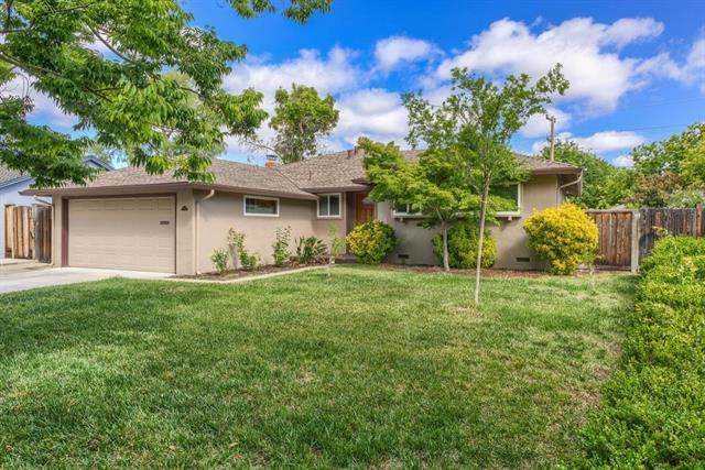 1425 Ridgewood Dr - Photo 1