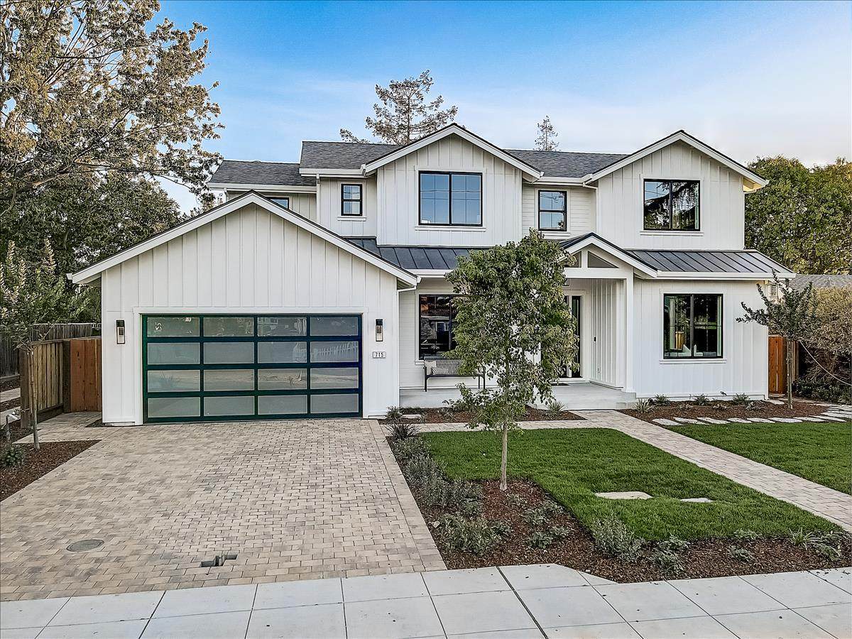 715 Sleeper Ave - Photo 1