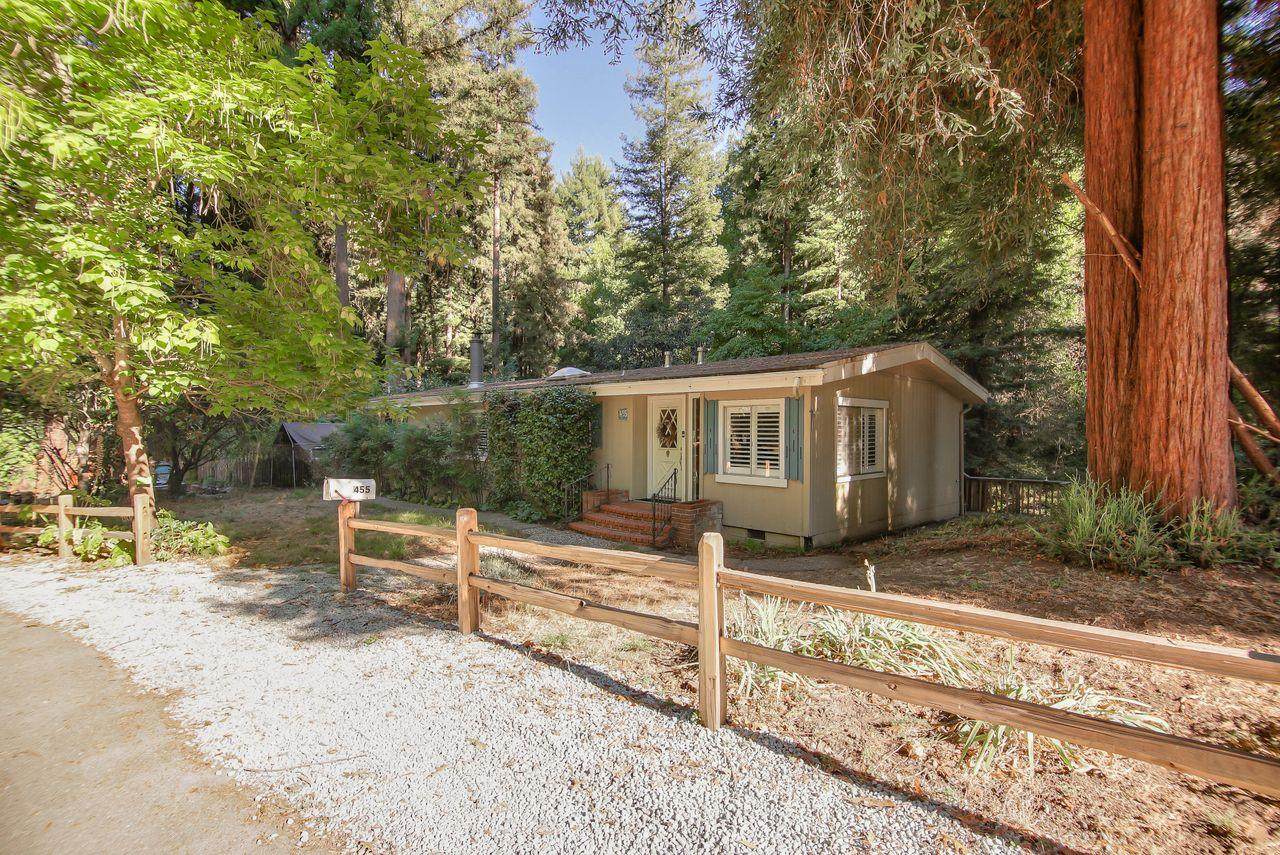 455 Redwood Dr - Photo 1