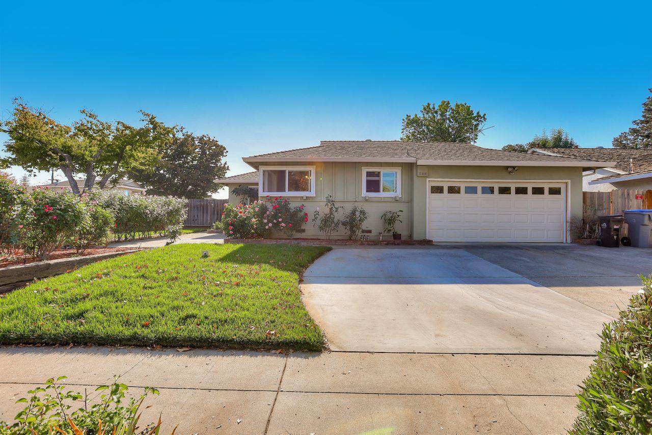 1362 Ridgewood Dr - Photo 1