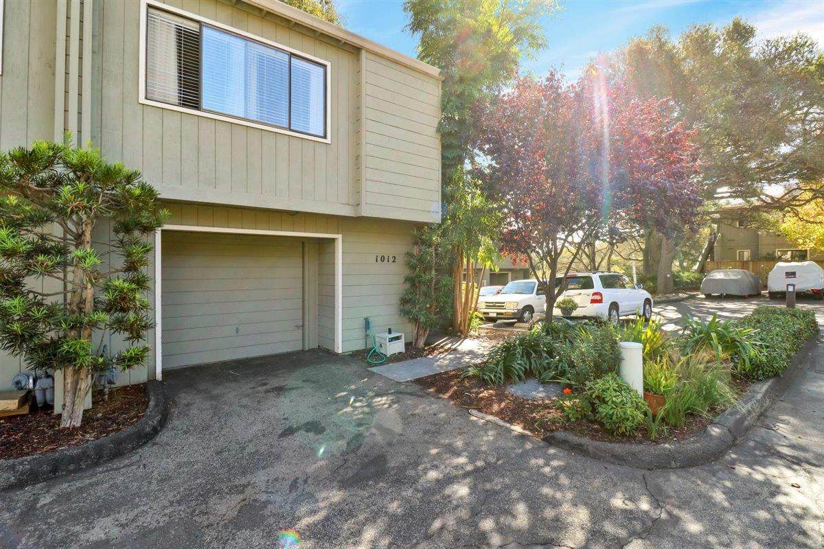 1012 Captains Ct - Photo 1