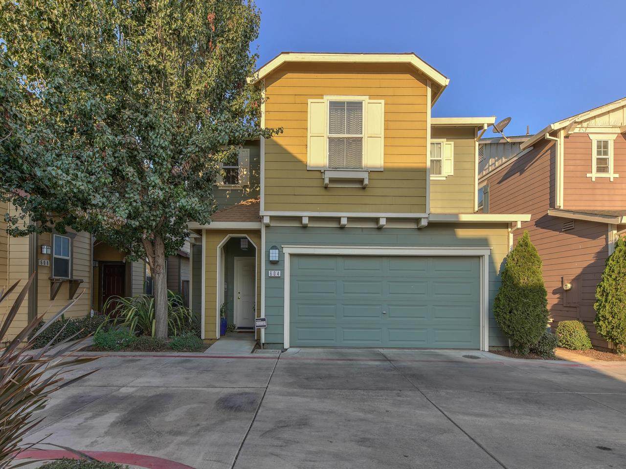 604 Gardenia Pl - Photo 1