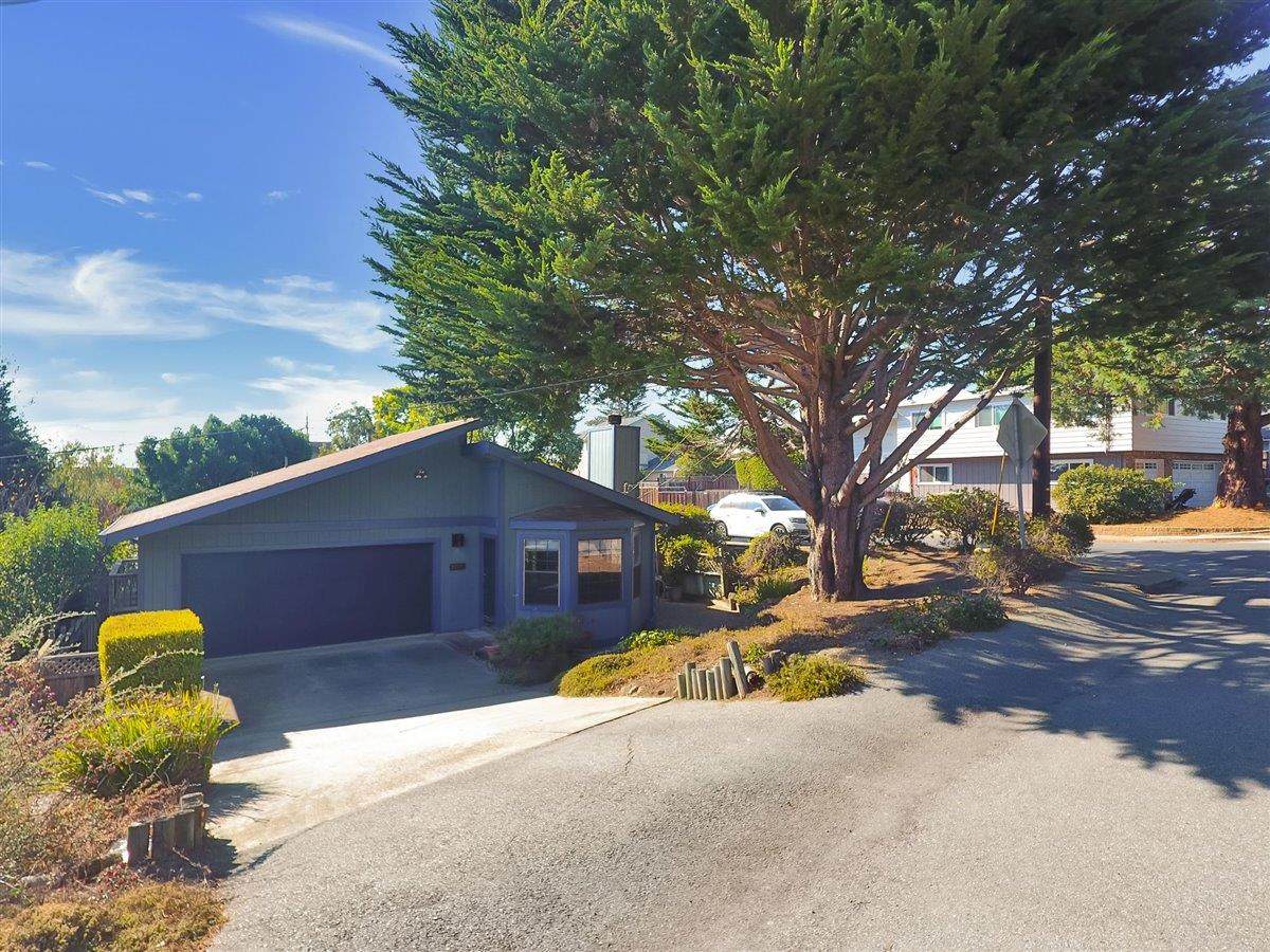 430 Carmel Ave - Photo 1