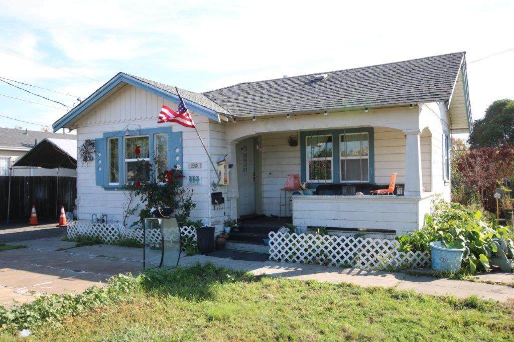806 Sunset Blvd - Photo 1