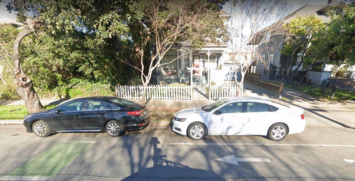 818 3rd St - Photo 1