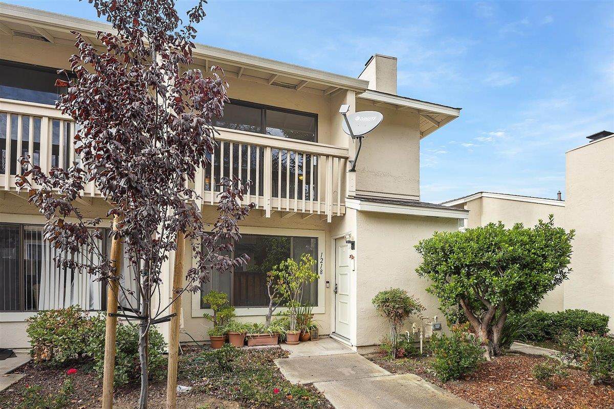 1218 Crescent Ter - Photo 1