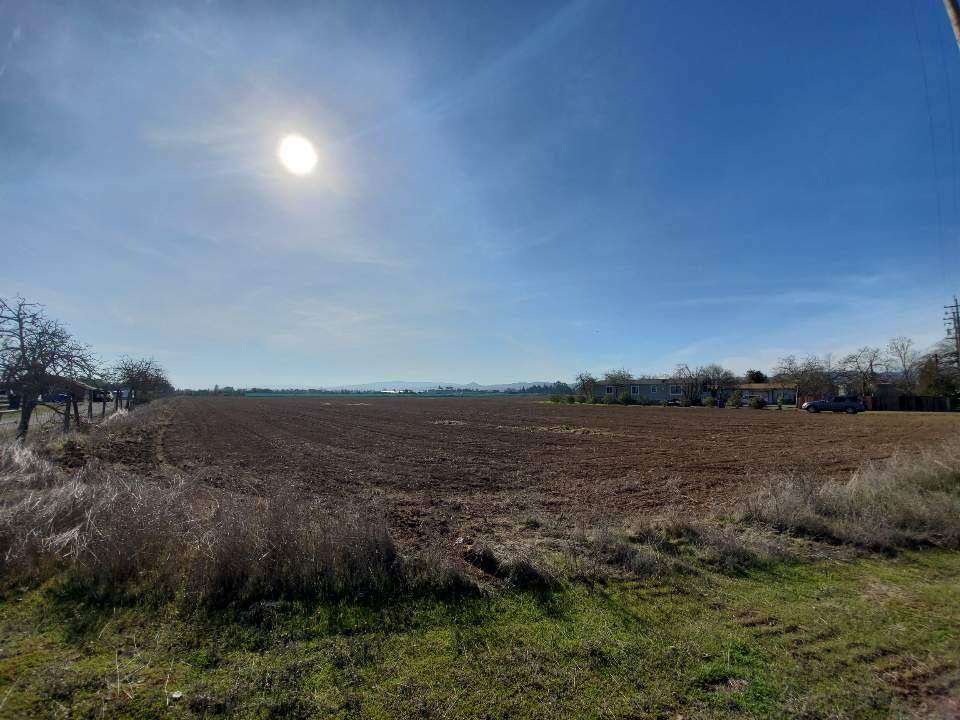 1860 Barrett Ave - Photo 1