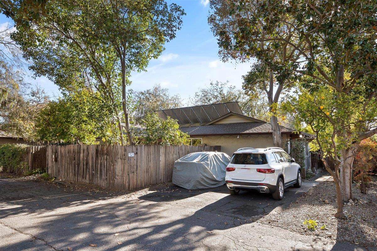 487 Thompson Ave - Photo 1