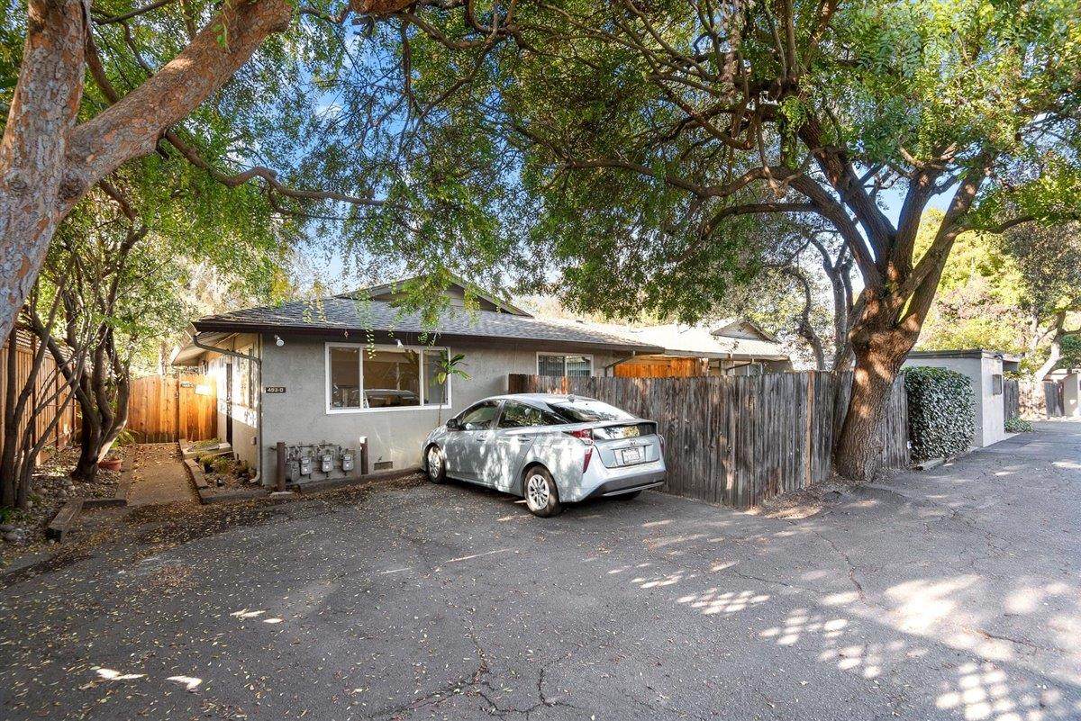 493 Thompson Ave - Photo 1