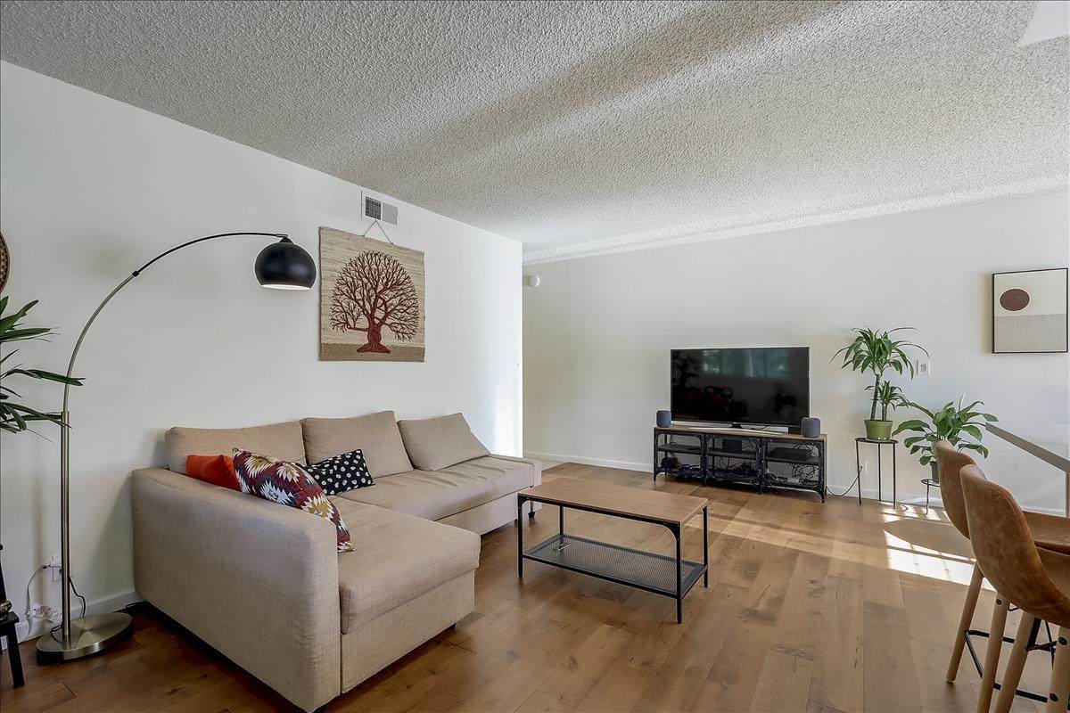 355 3rd St 4 - Photo 1