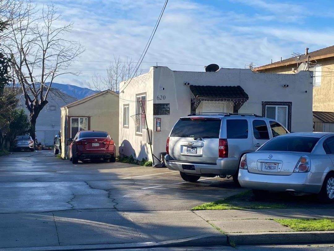 620 Roosevelt St - Photo 1