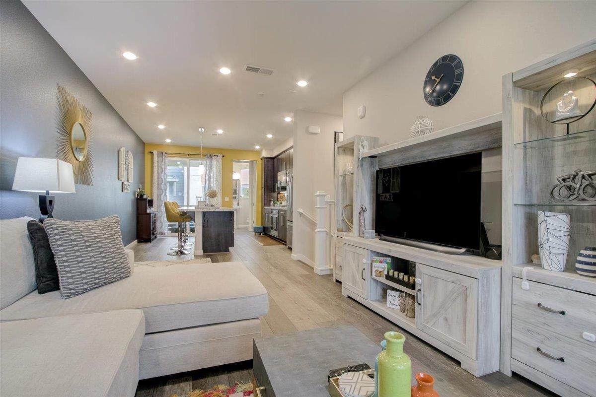 1188 California Cir - Photo 1