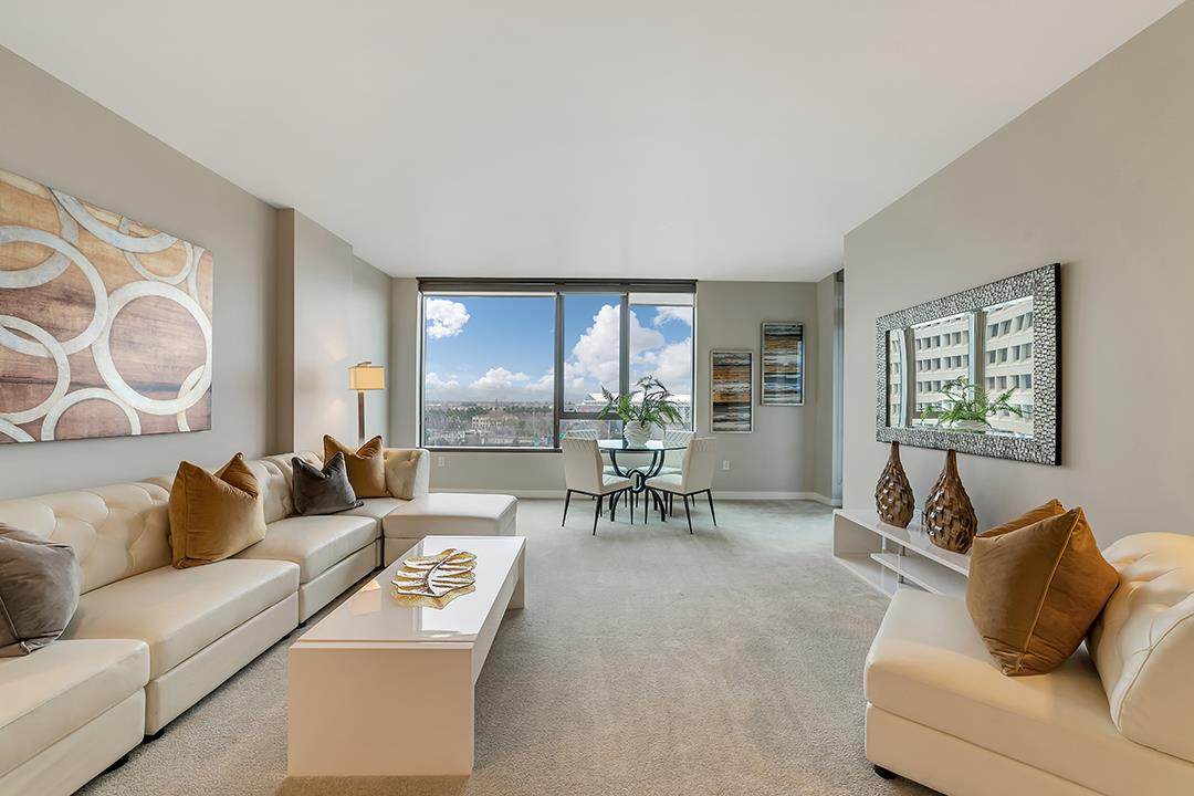 38 Almaden Blvd 909 - Photo 1