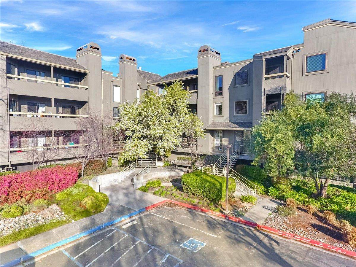 815 Sea Spray Ln 204 - Photo 1