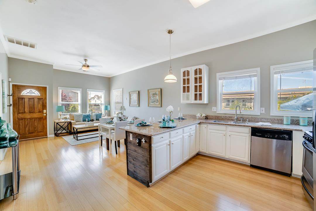 1532 5th St B - Photo 1