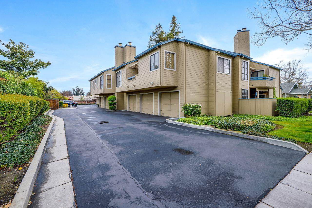 980 Silicon Dr - Photo 1